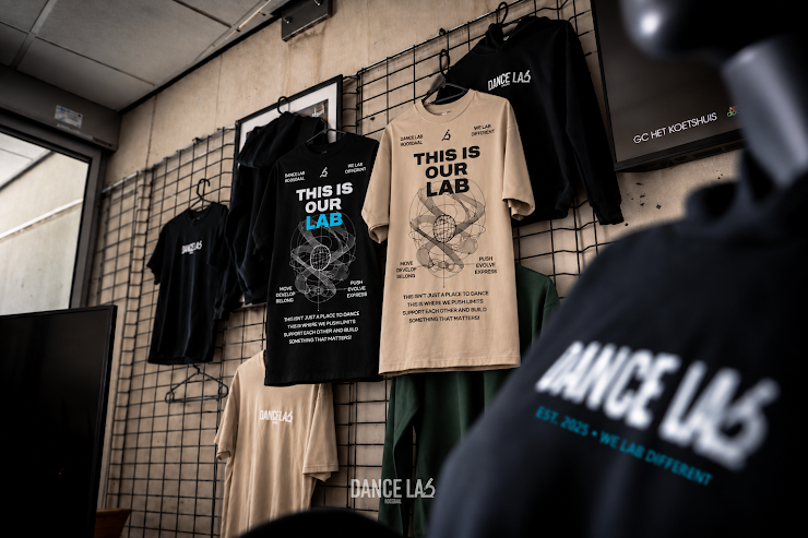 T-SHIRT ADULTS — THIS IS OUR LAB