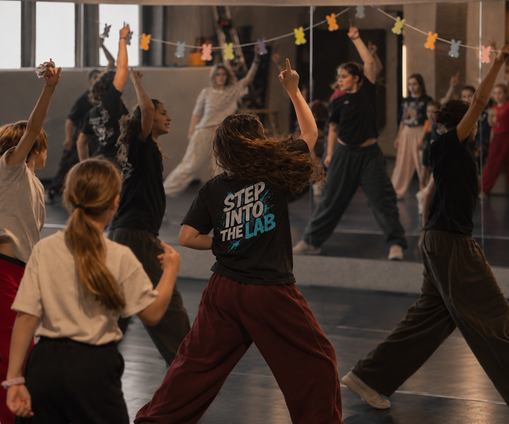 T-SHIRT KIDS — STEP INTO THE LAB